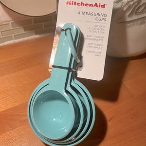 NWT KitchenAid Measuring Cups